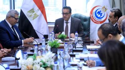 وزير الصحة يبحث مع الجامعات إزالة أي معوقات في التسجيل للدراسات العليا