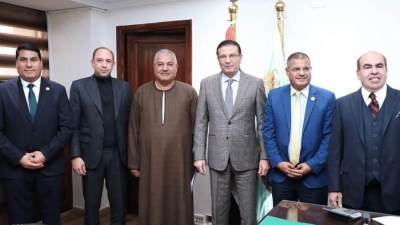 وزير الزراعة يلتقي بعدد من أعضاء مجلسي النواب والشيوخ