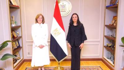 وزيرة التضامن تلتقي رئيسة ومؤسسة معهد صحة المرأة الأمريكي