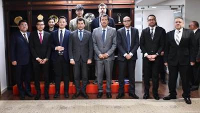 وزير الرياضة يبحث مع شركة “دافون” الصينية التعاون