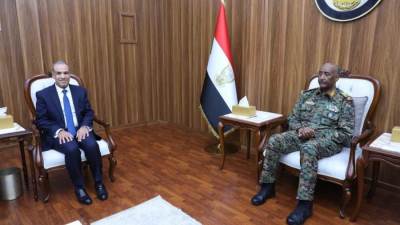 وزير الخارجية والهجرة يلتقي رئيس مجلس السيادة الانتقالي بالسودان