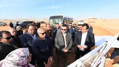 وزير الإسكان يتفقد مشروع الإسكان الأخضر بحدائق العاشر من رمضان