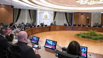 رئيس الوزراء يلتقي ممثلي دور النشر الدولية للتعاون مع بنك المعرفة المصري