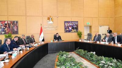 وزير الإسكان يتابع موقف المشروعات التى تنفذها المقاولون العرب بالمدن الجديدة والمحافظات