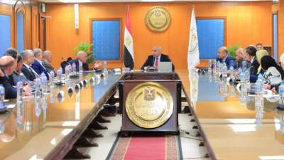 وزير التعليم يتابع مع أعضاء نقابة المهن التعليمية مقترح شهادة البكالوريا المصرية