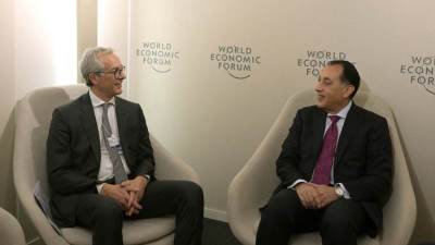 رئيس الوزراء يلتقي الرئيس التنفيذي لشركة أكوا باور