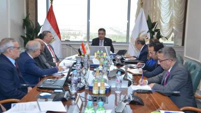 وزير التموين يبحث توافر الزيوت مع شركة النيل للزيوت والمنظفات