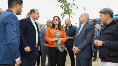 وزيرة التنمية المحلية ومحافظ القاهرة يتفقدان تنفيذ مبادرة زراعة 100 مليون شجرة