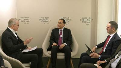 رئيس الوزراء يلتقي الرئيس التنفيذي لشركة إيه بي موللر ـ ميرسك الدنماركية