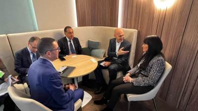 رئيس الوزراء يلتقي الرئيس التنفيذي لمجموعة "أريستون" العالمية