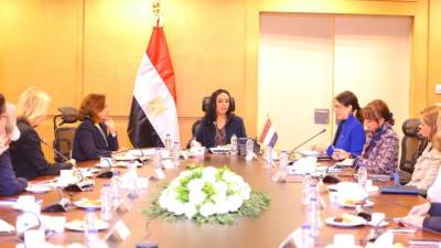 وزيرة التضامن تلتقي عددا من سفيرات الدول الأجنبية في مصر