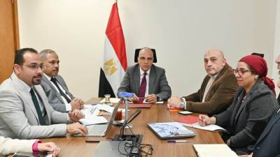 وزير الري يناقش تشكيل وحدة لمتابعة مشروعات التمويل الدولي