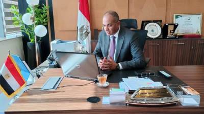 نائب وزير الإسكان يبحث أوجه التعاون مع مسئولي قطاع المياه بقبرص