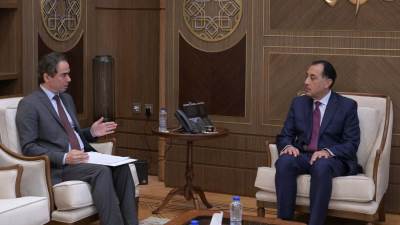 رئيس الوزراء يتابع مع رئيس الهيئة الوطنية للإعلام ملفات العمل