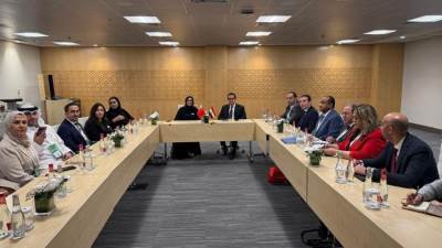 وزير الصحة يلتقي وزيرة الصحة البحرينية لتعزيز سبل التعاون