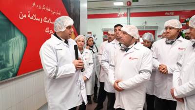 وزير الصناعة يشهد فعاليات افتتاح خط إنتاج جديد بمصنع شركة كوكاكولا