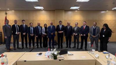 وزير الصحة يبحث التعاون مع ممثلي شركة Nihon Kohden