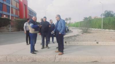 رئيس جهاز الشروق يقوم بجولة ميدانية بالطريق الغربى والطريق الأوسط بالمدينة