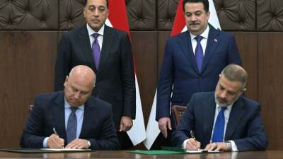  رئيسا وزراء مصر والعراق يشهدان التوقيع على عدد من وثائق التعاون