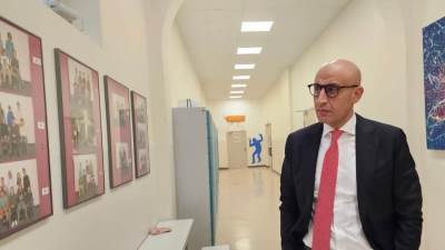 وزير التربية والتعليم يزور مدرسة "كومينيوس" للتعليم الأساسي