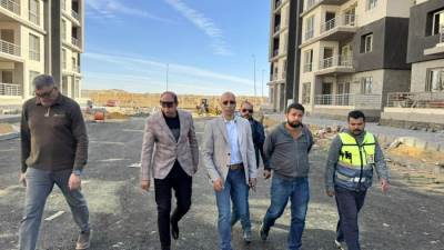 رئيس جهاز القاهرة الجديدة يتفقد ويتابع تنفيذ مشاريع الإسكان بالمدينة