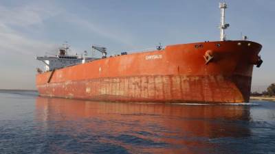 بالصور.. قناة السويس تشهد عبور ناقلة البترول CHRYSALIS