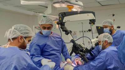 الرعاية الصحية: نجاح إجراء 63 جراحة لزراعة قوقعة في محافظات التأمين