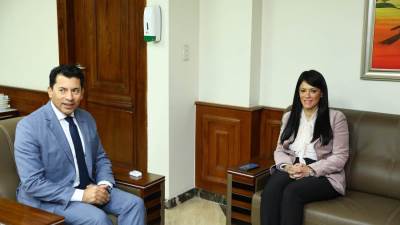 وزيرا التخطيط والرياضة يناقشان تطورات الاستراتيجية الوطنية للشباب والرياضة.