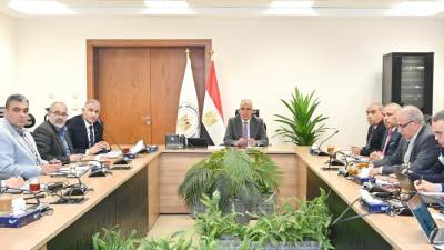 وزير الري يتابع إعادة تأهيل المناطق الزراعية المتأثرة بإرتفاع منسوب سطح البحر