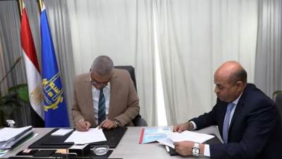 محافظ أسوان يعتمد نتيجة الشهادة الإعدادية بنسبة نجاح 70.27%