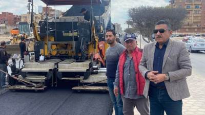 أشرف فتحى محمود يتابع أعمال قطاع الطرق بدمياط الجديدة