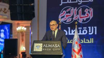 وزير قطاع الأعمال: نعمل على تحديث المصانع التابعة للوزارة وإحياء الصناعات