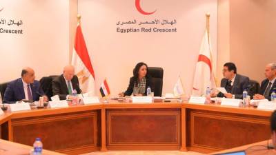 وزيرة التضامن تترأس اجتماع مجلس إدارة الهلال الأحمر المصري