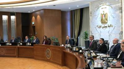 رئيس مجلس الوزراء يترأس اجتماع مجلس المحافظين