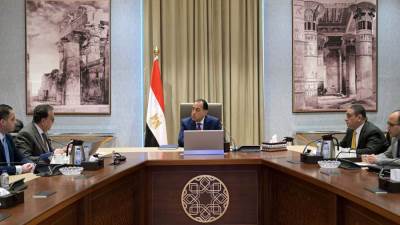 رئيس الوزراء يتابع مع وزير الصحة موقف عدد من مشروعات الوزارة