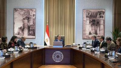 مدبولي يُتابع توفير احتياجات الطاقة خلال الصيف مع وزيري الكهرباء والبترول