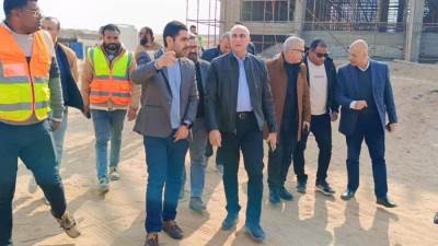 أمين غنيم يتفقد المشروعات القومية بمدينة العبور الجديدة
