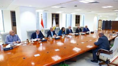 وزيرة التنمية المحلية تتابع إجراء المقابلات الشخصية للمتقدمين لمسابقة الوظائف القيادية بالمحافظات