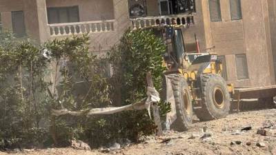 حملة إزالة إشغالات موسعة في منطقة أبناء الجيزة بحدائق أكتوبر