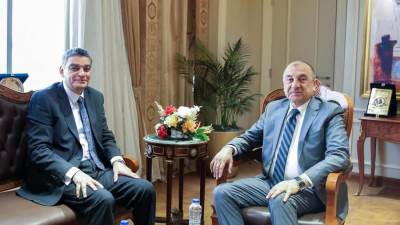  وزير قطاع الأعمال يبحث مع رئيس هيئة الشراء الموحد تعزيز التعاون