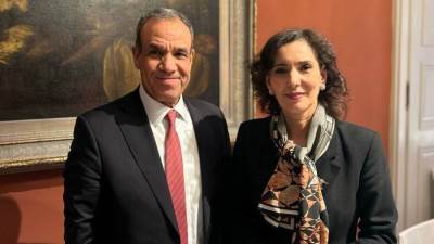 وزير الخارجية والهجرة يلتقى مع المفوضة الأوروبية لإدارة الأزمات