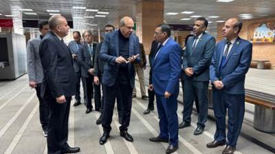 وزير الطيران المدني يتفقد مطار الأقصر الدولي