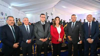 وزير الإسكان يشارك في إطلاق قافلة مساعدات إنسانية شاملة للأشقاء الفلسطينيين