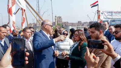 وزيرة التنمية المحلية ومحافظ القليوبية يدشنان مشروع زراعة و تشجير المحاور المرورية