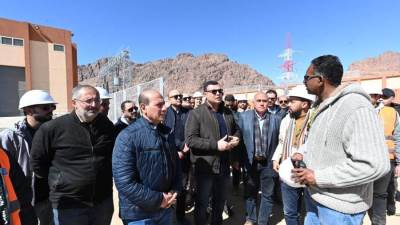وزير الإسكان يتفقد محطة محولات الكهرباء وطريق كمين النبي صالح بسانت كاترين