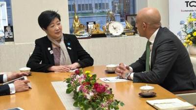 حاكمة طوكيو تستقبل وزير التربية والتعليم لمناقشة سبل تعزيز العلاقات الثنائية