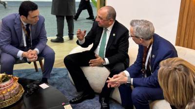 وزير قطاع الأعمال العام يلتقي الرئيس التنفيذي لشركة "سكاتك" النرويجية