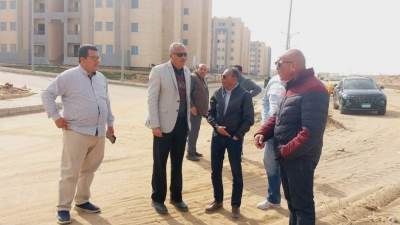 رئيس جهاز مدينة بدر يتفقد أعمال الزراعة والطرق بالحي الثالث