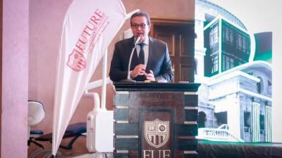 وزير الصحة والسكان يفتتح مؤتمر قمة زراعة الأسنان