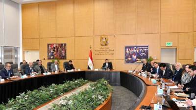 وزير الإسكان يتابع تنفيذ أبراج الداون تاون وبحيرات كريستال لاجون بالعلمين الجديدة